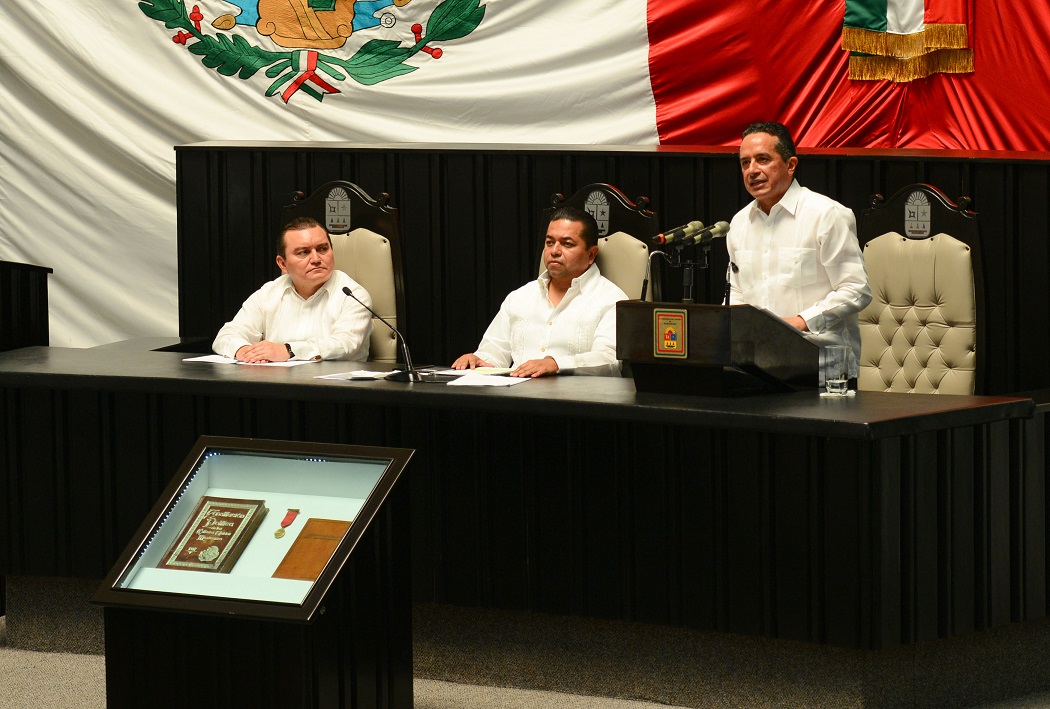 Poderes del Estado, garantes de la integridad y soberanía de Quintana Roo: Carlos Joaquín