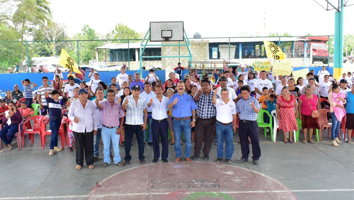 Julián Ricalde recibe apoyo de 17 comunidades rurales