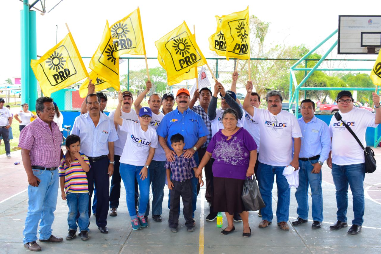 Julián Ricalde recibe apoyo de 17 comunidades rurales