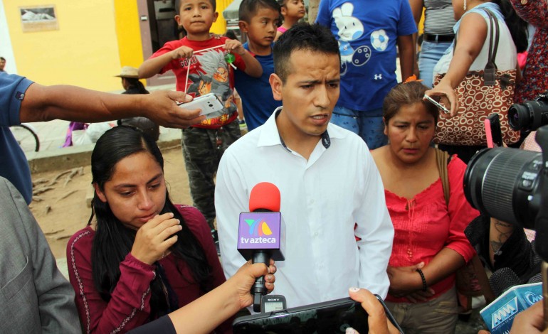 Defienden médicos a su colega detenido