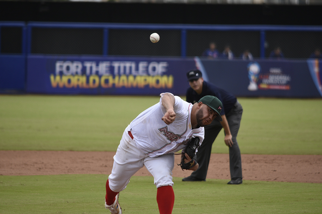 Conduce el felino Iván Rodríguez triunfo de México en Mundial