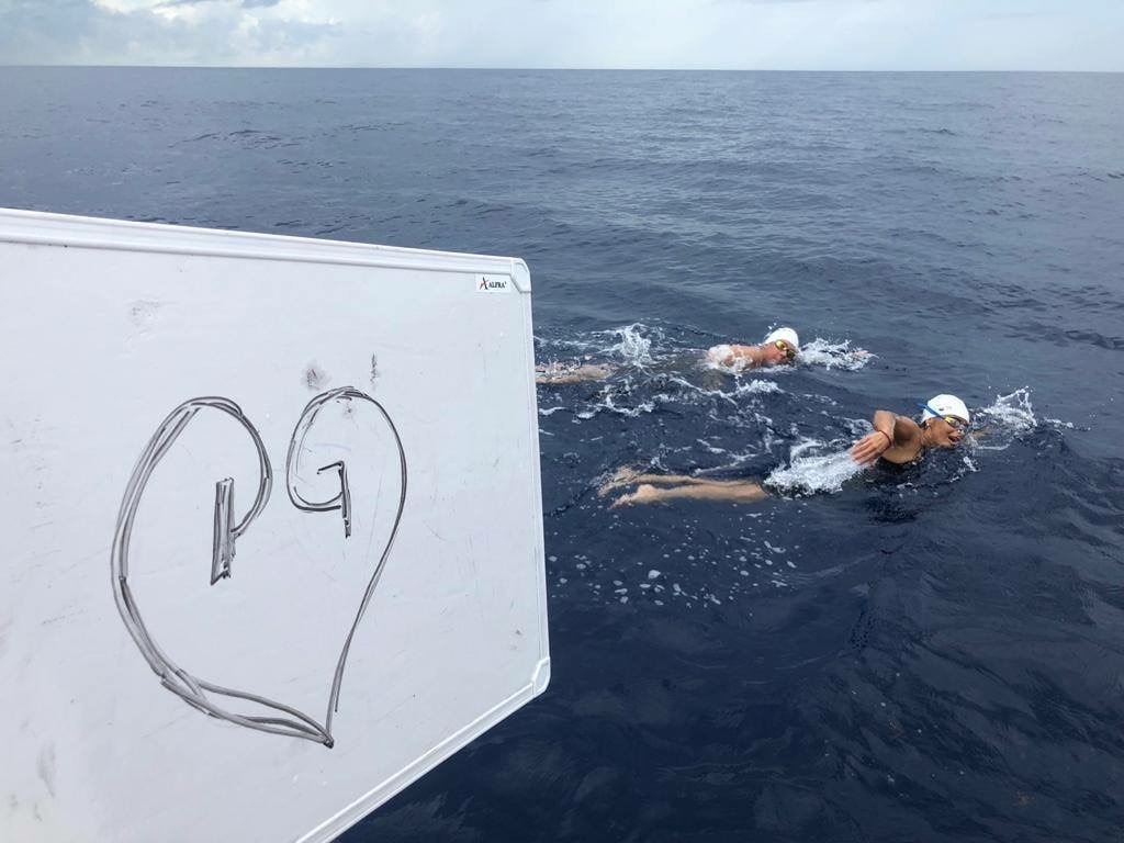 Cumple Patricia Guerra con el reto «Nado de Corazón»