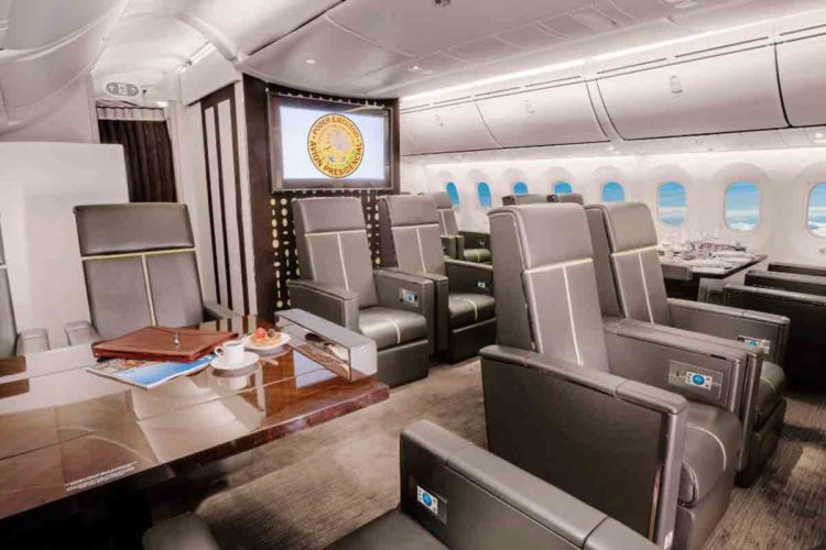 Así es el avión presidencial que regresa a México para su subasta