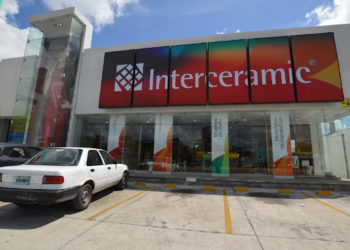 Asaltan Interceramic y Sanborns a plena luz del día