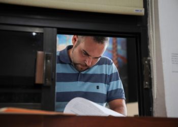 Buscan que extranjeros naturalizados puedan tener “huesos” en el gobierno