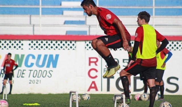 ¡Pioneros, más fuerte!