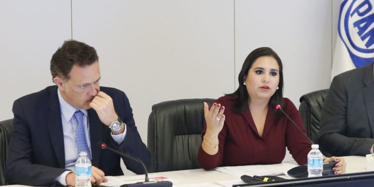 Mexicanos con derecho a recibir servicios médicos gratuitos: Mayuli Martínez Simón