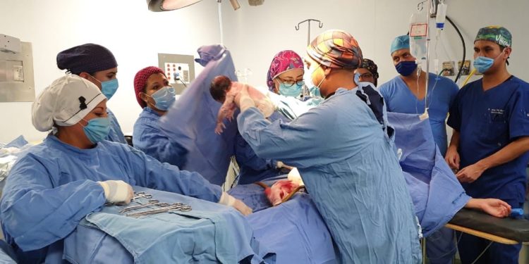 Nació Alex en el primer minuto del 2020