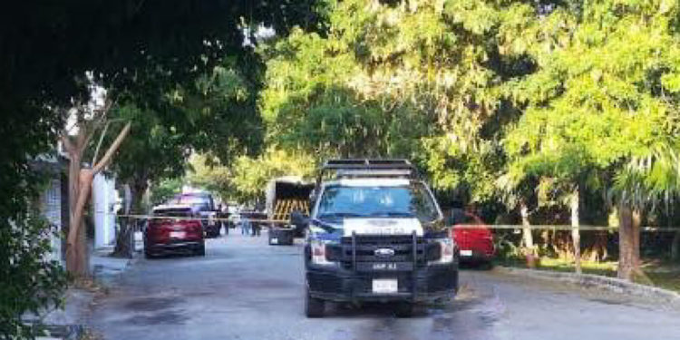 Asesinan a empresario restaurantero en su casa de la SM 38