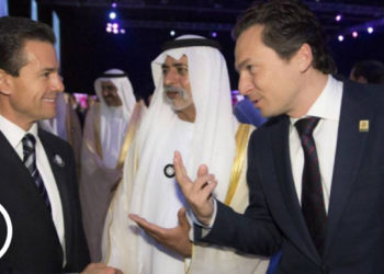 Policía de España exhibe a Emilio Lozoya esposado