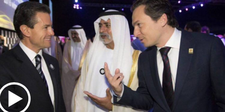 Policía de España exhibe a Emilio Lozoya esposado