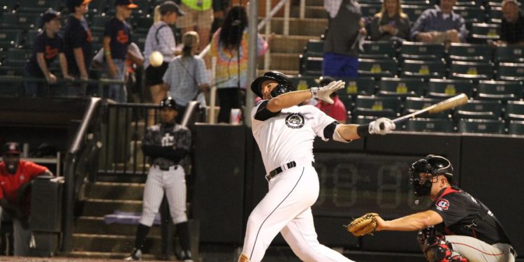 DJ PETERSON LLEGA AL EQUIPO QUE NACIÓ CAMPEÓN