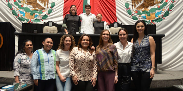Darán voz a integrantes del Primer Parlamento de Mujeres