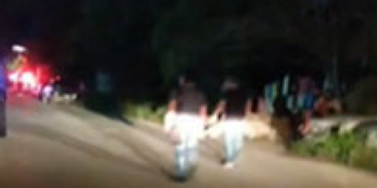 Enfilan a cuatro sujetos y les dan el tiro de gracia en la Región 213