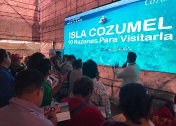 Buscan atraer a turistas nacionales en el zócalo de Ciudad de México