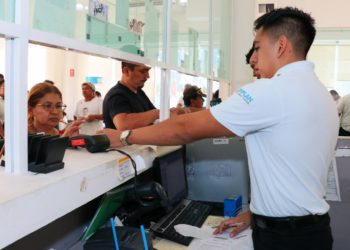 A quintanarroenses no le queda de otra que pagar sus placas nuevas
