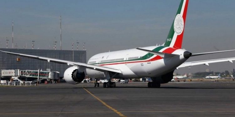 La Fuerza Aérea guardará el avión presidencial, si te lo sacas en la rifa: AMLO