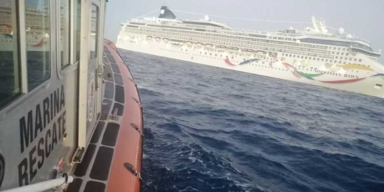 Realiza SEMAR evacuación médica en Crucero cerca de Isla Mujeres