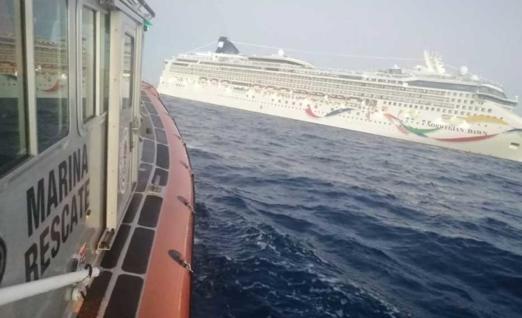 Realiza SEMAR evacuación médica en Crucero cerca de Isla Mujeres