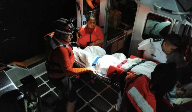 Realiza SEMAR evacuación médica en Crucero cerca de Isla Mujeres