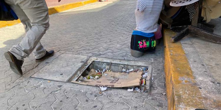 Urgen atender registros en malas condiciones sobre la Morelos