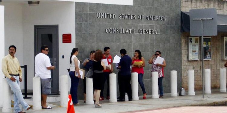 Embajada y consulados de EU en México suspenden trámites por Covid-19