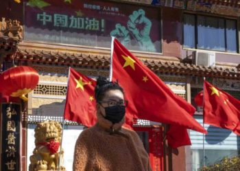 Suman 2 mil 981 muertos por coronavirus en China