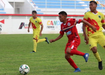 Pioneros Junior líder de la LTDP