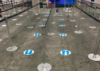 Marcan en muelles, la distancia que deben guardar las personas para prevenir contagios Covid-19