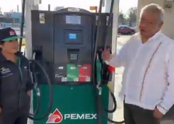 Desmienten expertos a AMLO sobre los precios de la gasolina