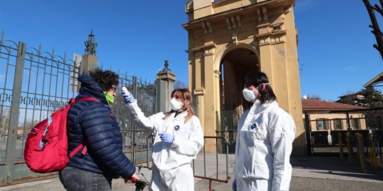 Toda Italia en cuarentena; alerta por epidemia