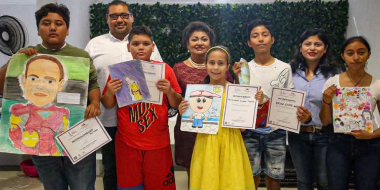 Premian a participantes del Concurso de Caricatura en Isla Mujeres