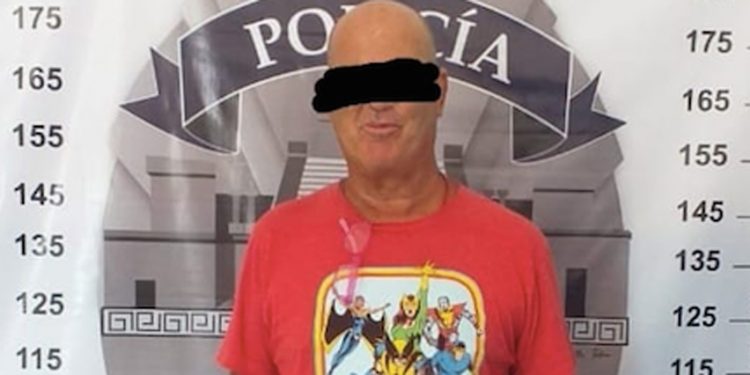 Detienen a extranjero por toser y escupir contra despachador de combustible