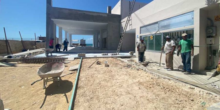 Antes del próximo 15 de marzo concluirá obra en Apiqroo Isla Mujeres