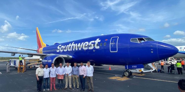 Logra Pedro Joaquín colectividad entre Houston, Texas y Cozumel