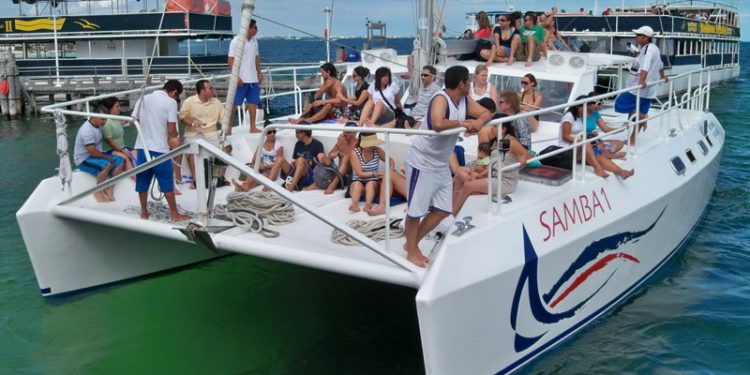 Catamaranes ya no podrán llegar a Isla Mujeres por Covid-19