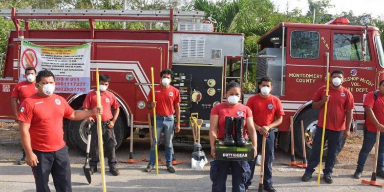 Equipan a bomberos de Leona Vicario