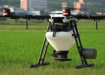 En Mérida y en Oaxaca siguen utilizando drones para sanitizar espacios públicos