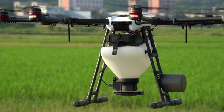 En Mérida y en Oaxaca siguen utilizando drones para sanitizar espacios públicos