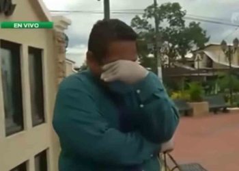 Reportero llora en vivo al informar sobre el coronavirus en Ecuador