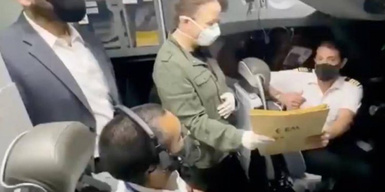 Avión procedente de China con equipo médico para Covid-19 llegará este miércoles a México