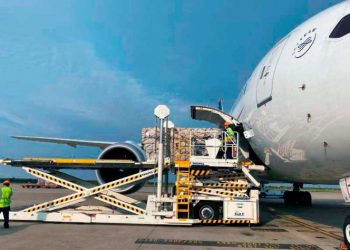 Llega hoy quinto vuelo con insumos médicos traídos de China