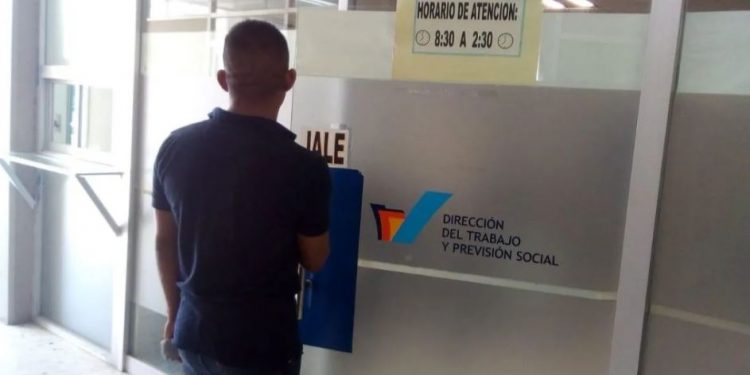 Deben pagarme si mi empresa está cerrada o estoy haciendo homeoffice