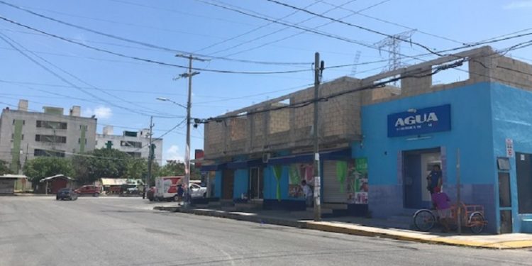 Clausuran negocios no esenciales y expendios de cervezas por no respetar cuarentena y horarios; multas hasta por 100 mil pesos