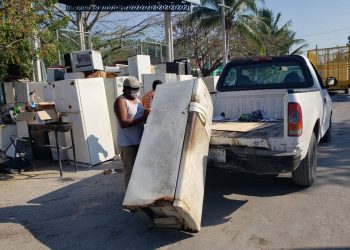 Coronavirus no detiene la limpieza calles, parques y pozos de absorción