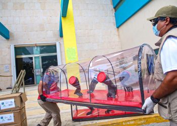 Llegan a Isla Mujeres, cápsulas de aislamiento para enfermos por Covid-19