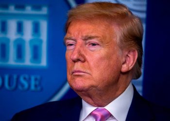 Trump insta a rebelión contra confinamiento, pese a crisis en EU