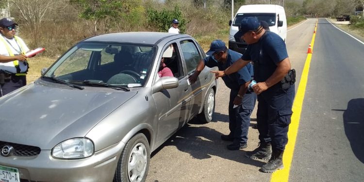 En coordinación con los 11 municipios y las corporaciones de seguridad, en Quintana Roo se exhorta a la gente a quedarse en casa y salvar vidas: Carlos Joaquín