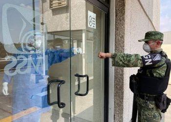 Sedena busca a médicos y enfermeras; ofrece hasta 35 mil pesos