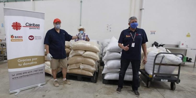 Luis Alegre entrega seis toneladas de granos e impulsa la campaña “Echémosle los kilos por Quintan Roo”